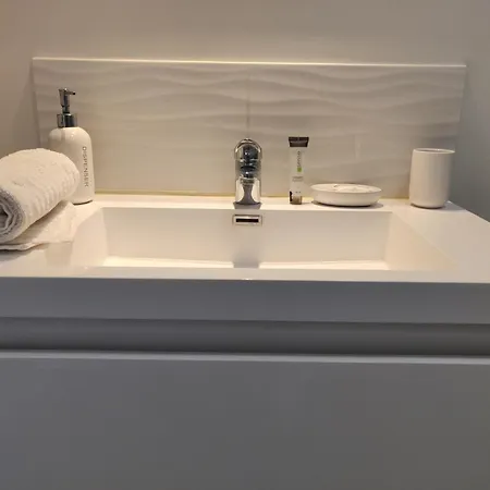 Appart'homecity - Grand Prieure - 1 A 3 *
