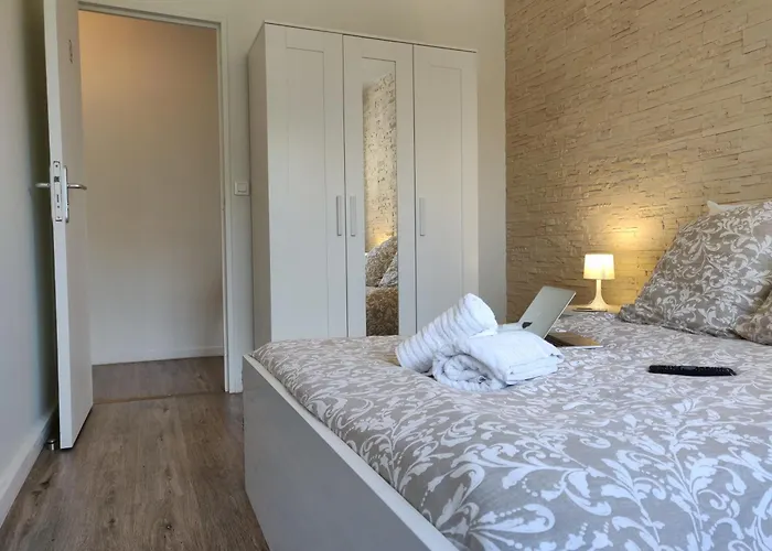 Apartment Appart'homecity - Grand Prieure - 1 A 3 *