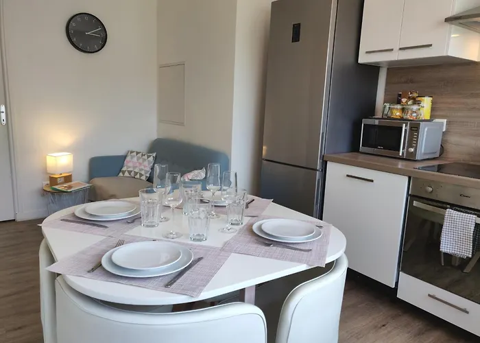 Appart'homecity - Grand Prieure - 1 A 3 *